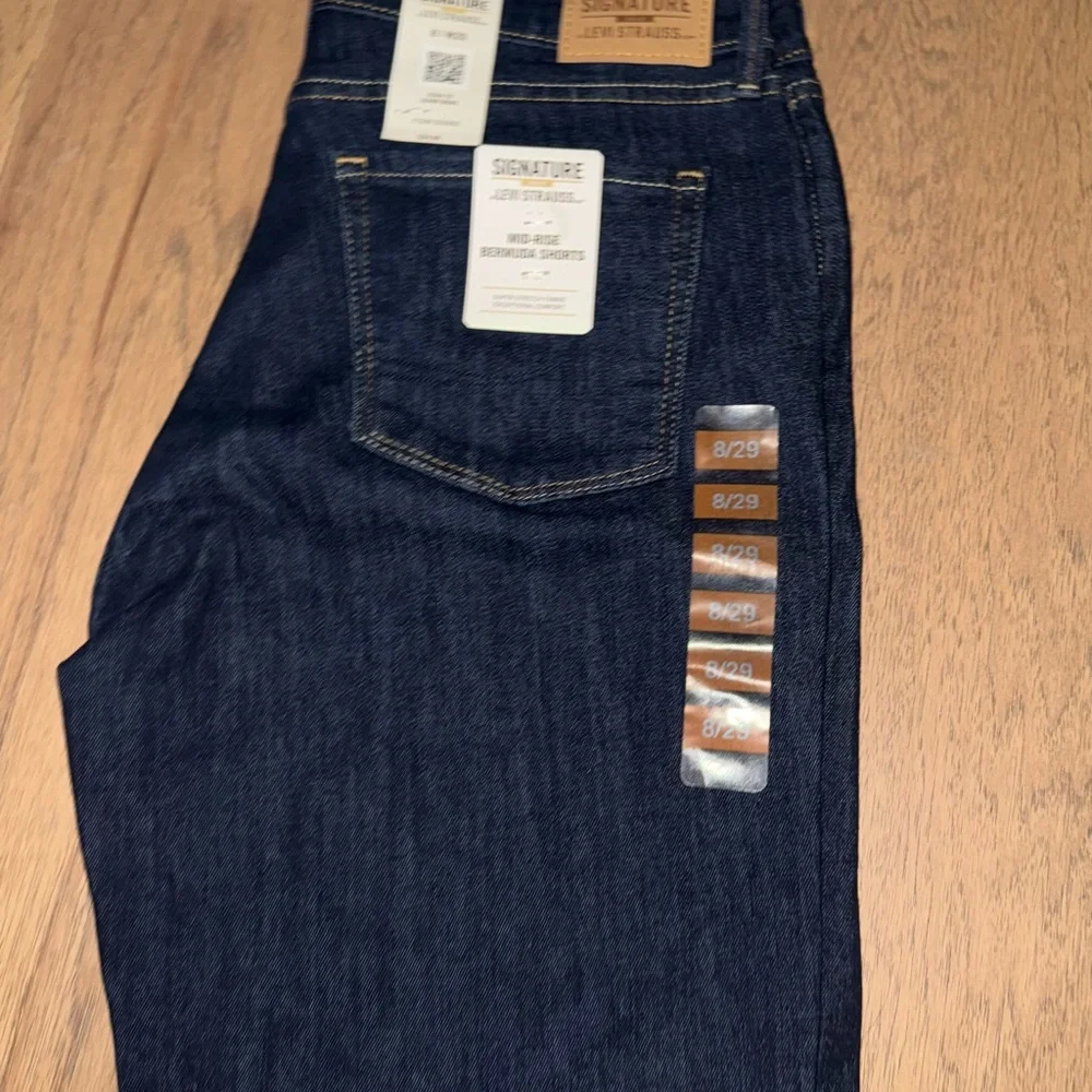 NWT Levi's Women's Dark Blue Bermuda Shorts